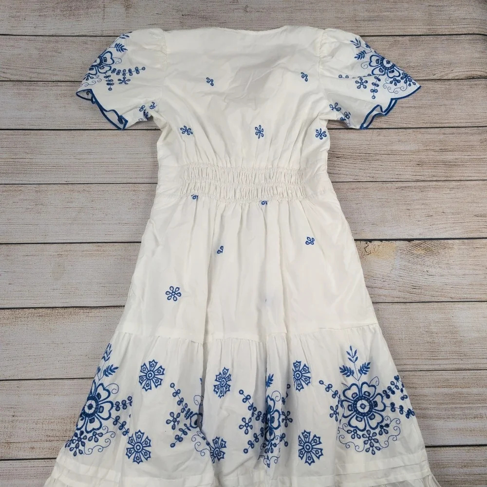 Joie White Blue Floral Embroidered Smocked Waist Maxi Dress Womens Small Boho - Picture 9 of 11